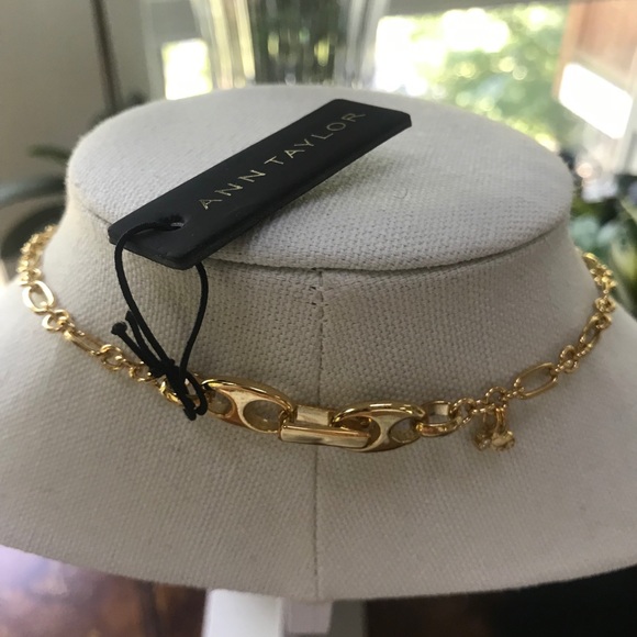 NWT Ann Taylor Jeweled Heart Statement Necklace - Picture 3 of 4